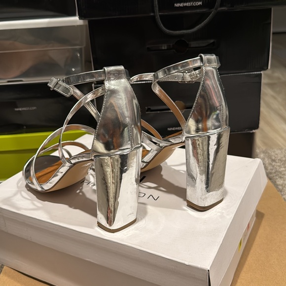 Halston Sliver Mirrored Strappy Sandel Heels. Size 9.5 - Picture 3 of 3